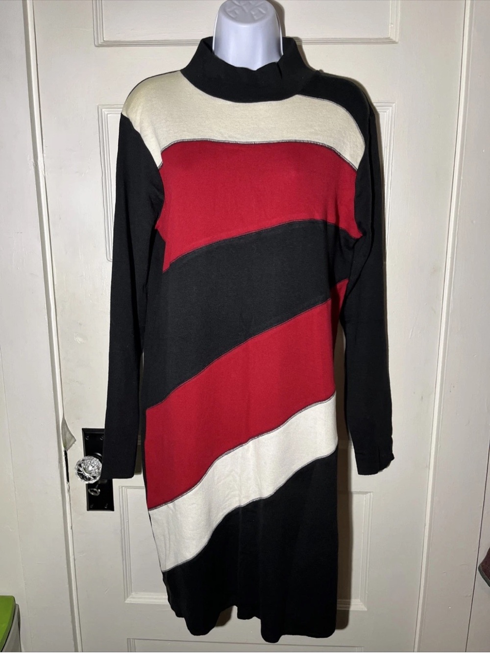 Women’s Sweater Dress Size Large Metro Style Long Sleeve Knee Length Striped